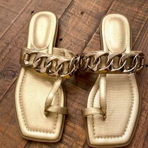 Women‘a Arita flat sandals.Like New Condition